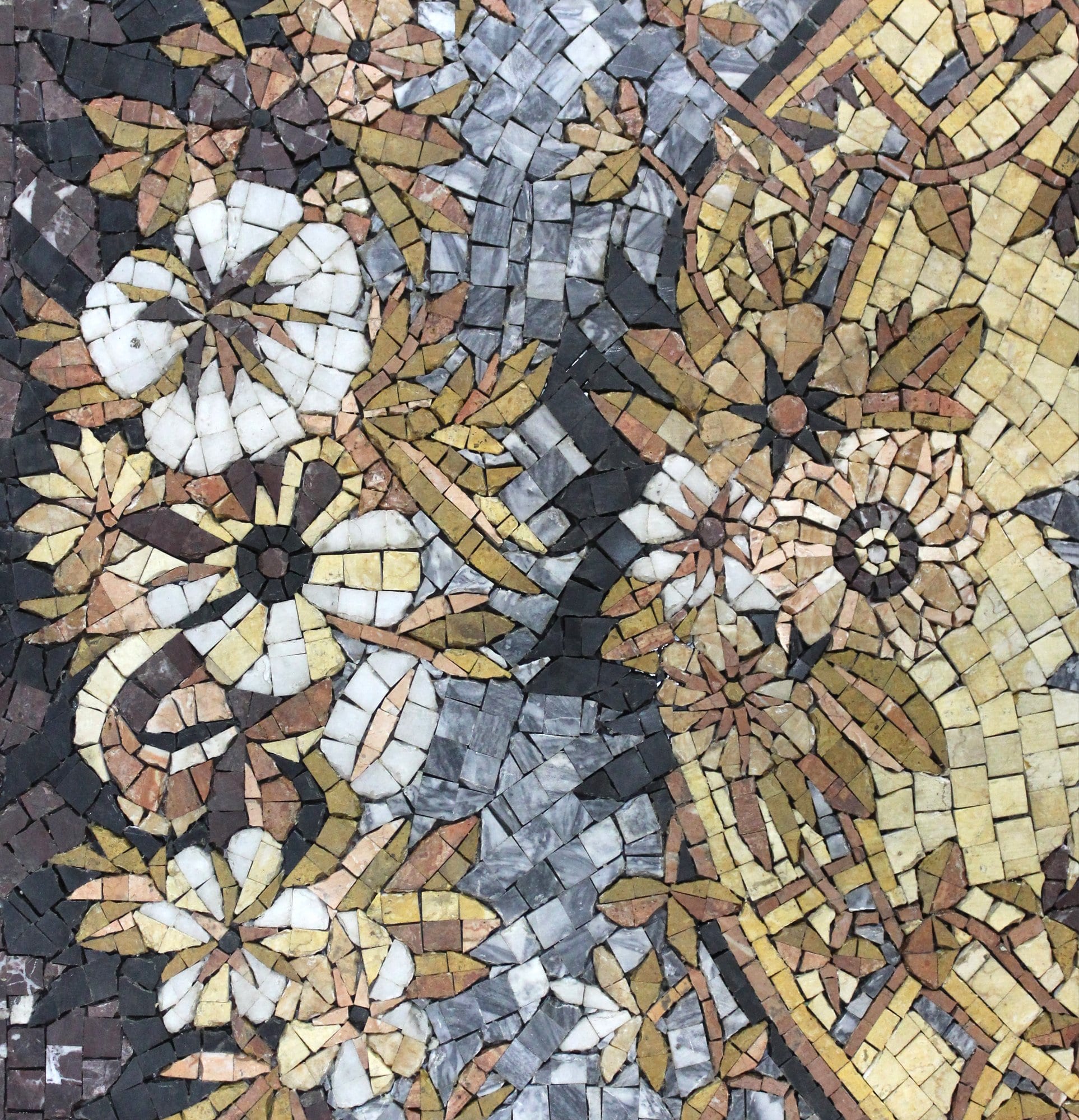 Dywan Podłogowy z Marmurowej Mozaiki – Kwiatowy Wzór do Łazienki – mozaika artystyczna Colibri Mosaic