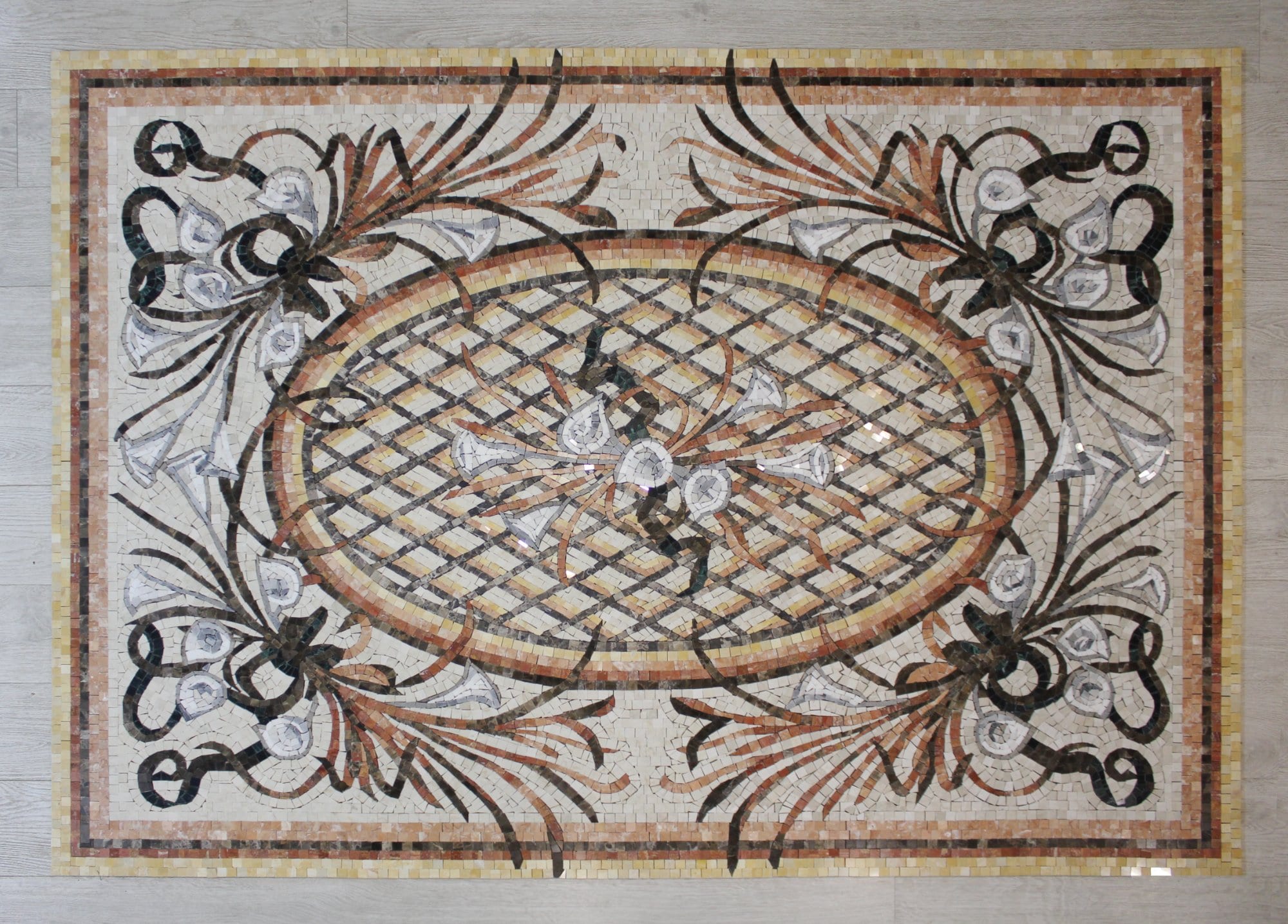 Kamienny dywan Flower – mozaika z naturalnego kamienia na zamówienie – mozaika artystyczna Colibri Mosaic