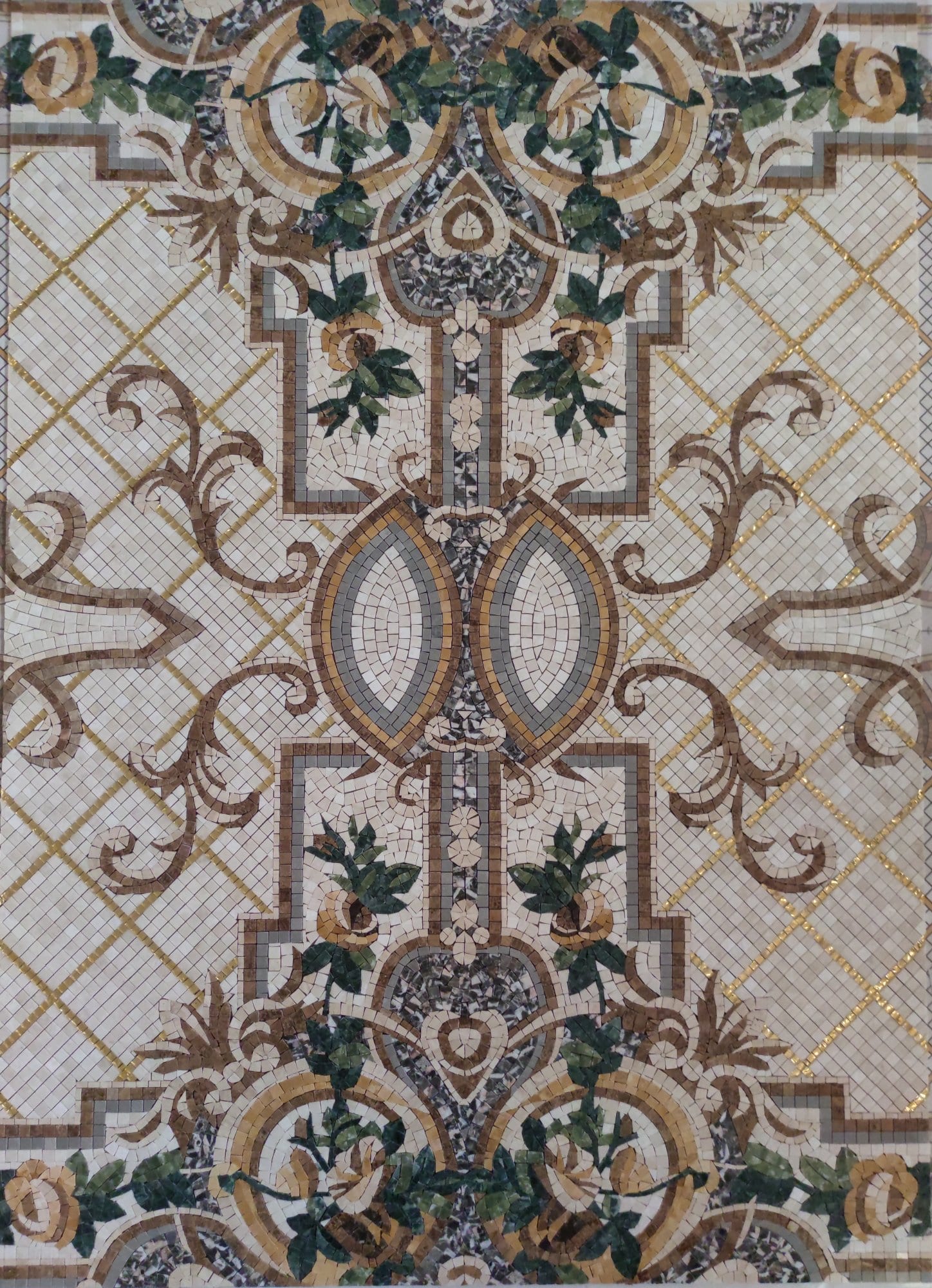 Marmurowy Dywan z Złotą Mozaiką – Elegancja i Komfort – mozaika artystyczna Colibri Mosaic