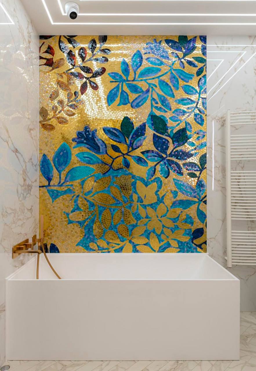 Panele ze złotą mozaiką